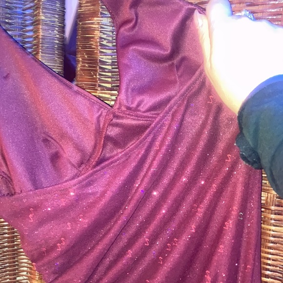 Burgundy sparkly full length gown - Picture 11 of 11